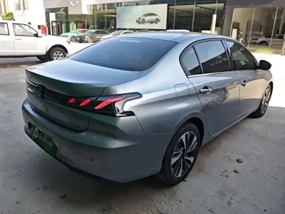 Peugeot 408