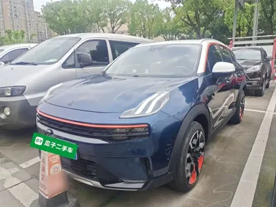 Lynk & Co 06