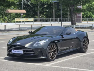 Astonmartin DB12