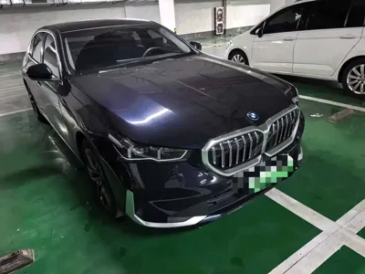 BMW i5