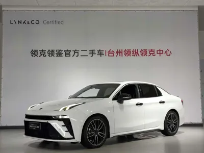 Lynk & Co 03