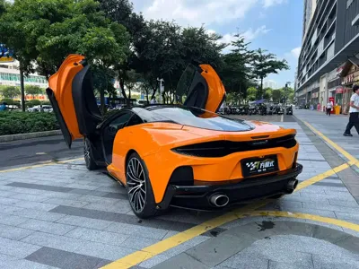 McLaren GT