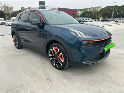 Lynk & Co 06