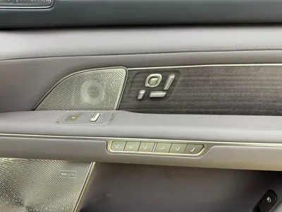 Nio ES8