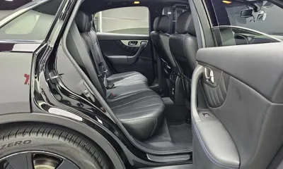 Infiniti QX70