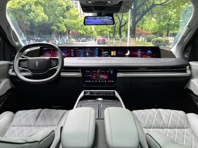 Lincoln Navigator
