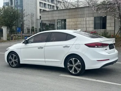Hyundai Elantra