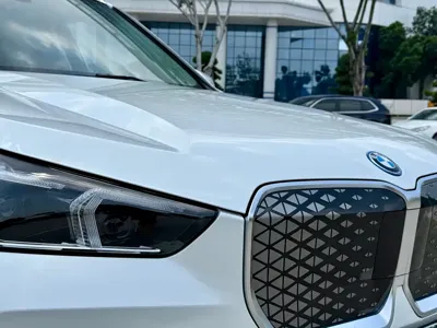 BMW iX1
