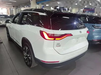 Nio ES8