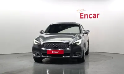 Infiniti Q70