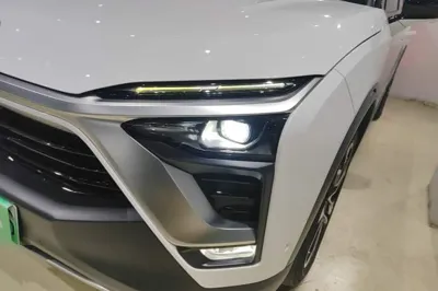 Nio ES8