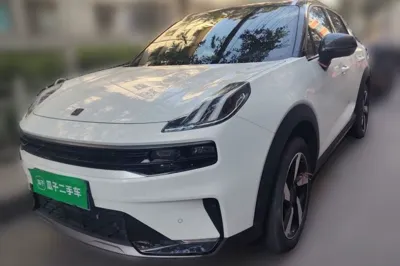 Lynk & Co 06