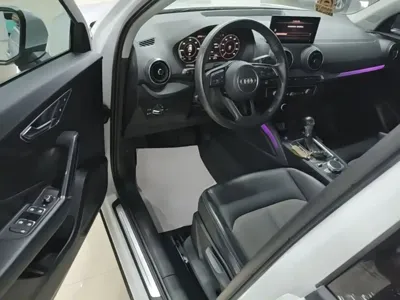 Audi Q2L e-tron