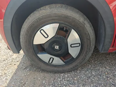 Baojun E300