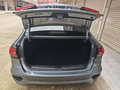 Roewe i5