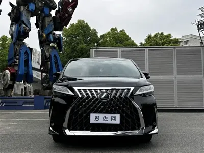 Lexus LM