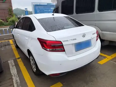 Toyota Yaris L
