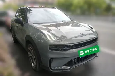 Lynk & Co 06