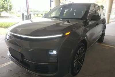 Li Auto L8