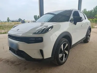 Lynk & Co 06