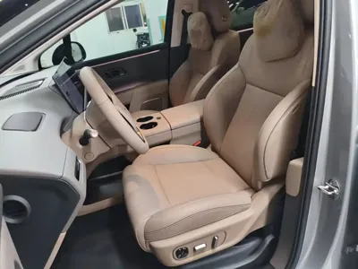 Li Auto 理想i8