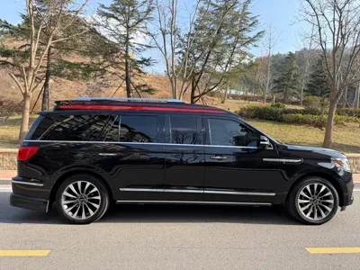 Lincoln Navigator