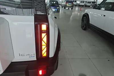 iCAR 03