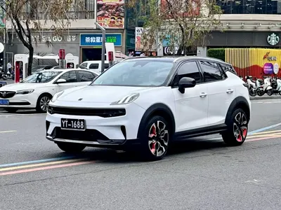 Lynk & Co 06