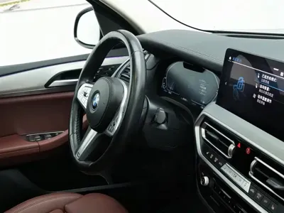 BMW iX3