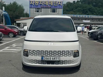 Hyundai Staria