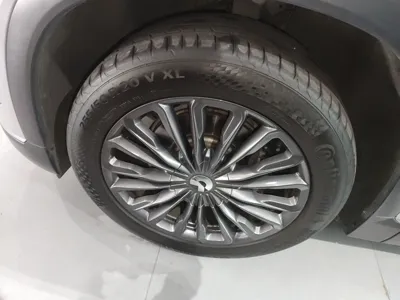 Nio ES8
