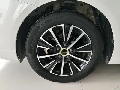 Roewe i5