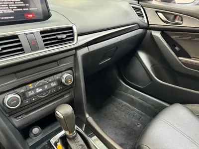 Mazda 3 Axela