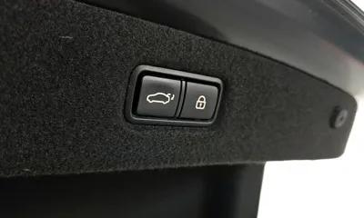 Genesis EQ900