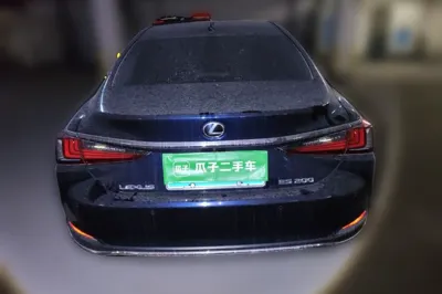 Lexus ES