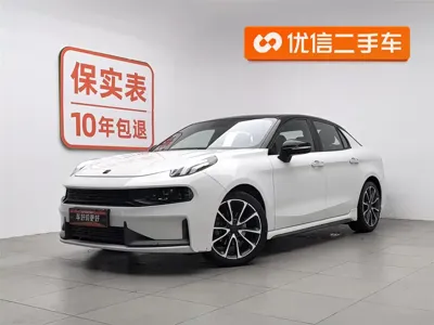 Lynk & Co 03