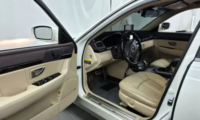 Kia Opirus