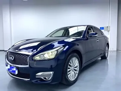 Infiniti Q70