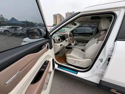 Geely ICON
