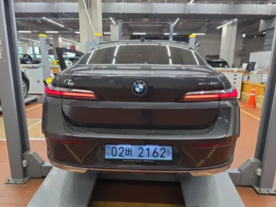 BMW i7