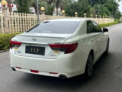 Toyota Reiz