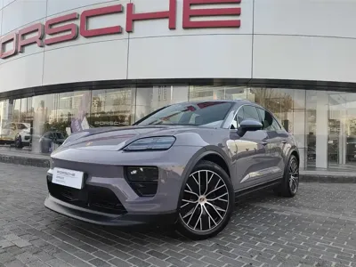Porsche Macan EV
