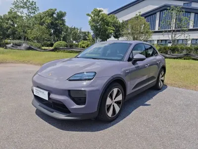 Porsche Macan EV