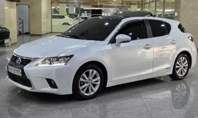 Lexus CT200h