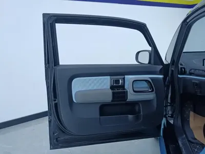 Baojun E300