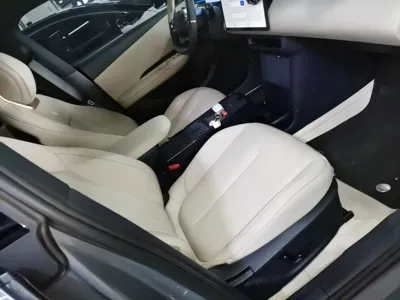 Lynk & Co Z20