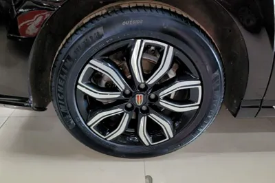 Hongqi HQ9