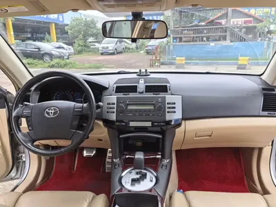 Toyota Reiz