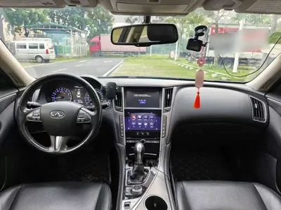 Infiniti Q50L