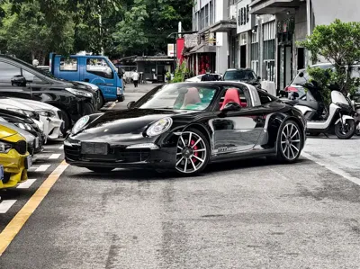 Porsche 911